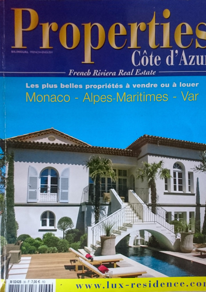 Couverture de magasine, restructuration d'une villa du centre ville de Saint Tropez par COC.