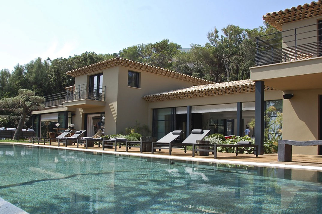 Construction d'une villa d'architecte avec piscine à Saint Tropez dans le Var
